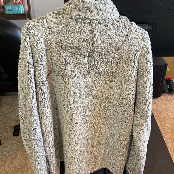 True Grit Pullover - Picture 2 of 4